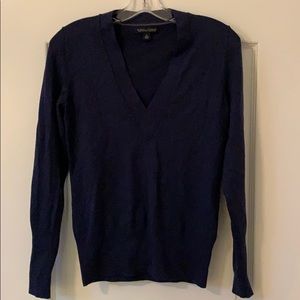 Banana Republic v-neck sweater small